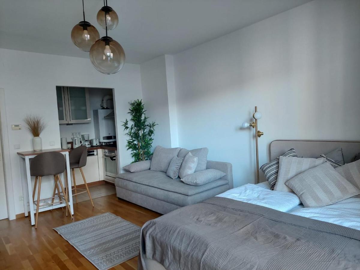 Balcony Apartment, 5 Min Walk To First District Vienna Exterior photo